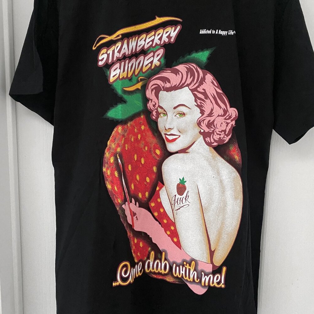 Strawberry Budder Pin-Up Graphic T-Shirt - L